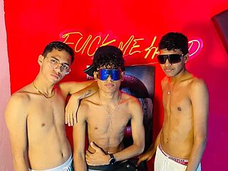 THREE_BLACK live webcam thumbnail