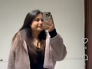 TheSexyGirl69 live webcam thumbnail