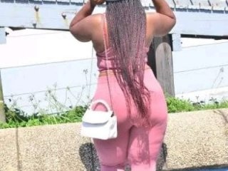 Thickbootykim live webcam thumbnail