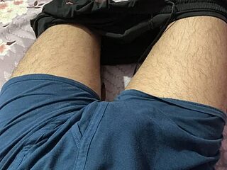Thicklustycock69 live webcam thumbnail