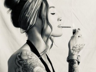 ThornsandHoney live webcam thumbnail
