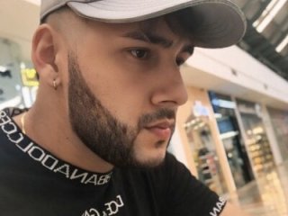 Thyler_and_valerio live webcam thumbnail