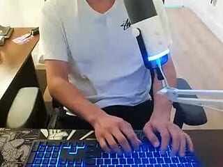 thatoneasianboy live webcam thumbnail