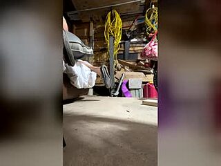 the_law_den live webcam thumbnail