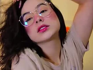 thedisneygirl live webcam thumbnail