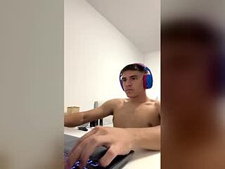 thefuckboy316615 live webcam thumbnail