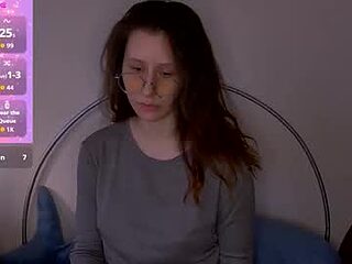thelavess live webcam thumbnail