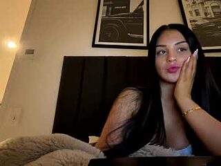 theleilaxo live webcam thumbnail