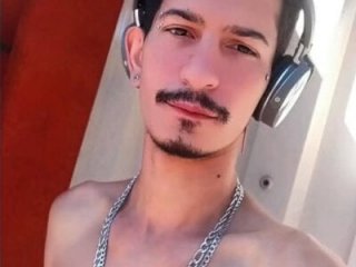 theyllorwillian live webcam thumbnail