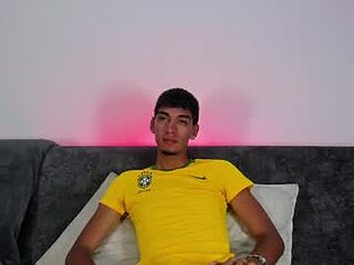 thiago_ortizz live webcam thumbnail