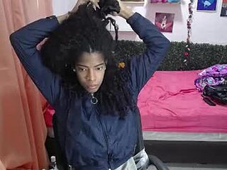 thiana_horny live webcam thumbnail