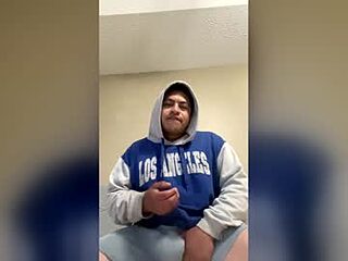 thickbulge8 live webcam thumbnail