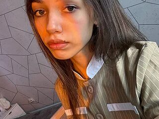 Tiffany-Grace live webcam thumbnail