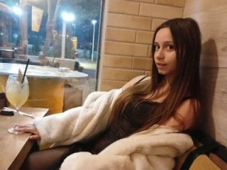 TinyNatalie live webcam thumbnail