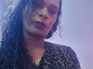 tiharaladys live webcam thumbnail