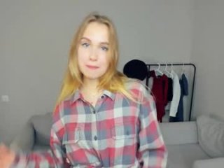 tilliecristello live webcam thumbnail