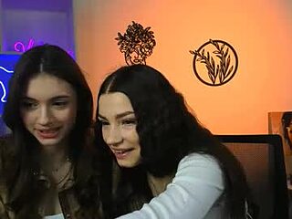 tina_golden1 live webcam thumbnail