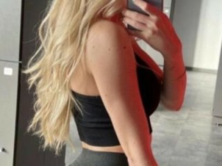 tinyhornygirl live webcam thumbnail