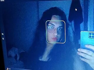 Toria218 live webcam thumbnail