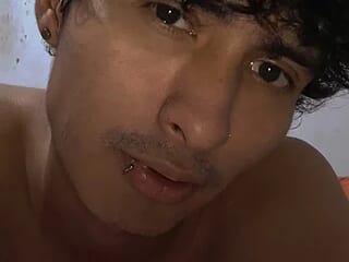 Torresjulio322 live webcam thumbnail