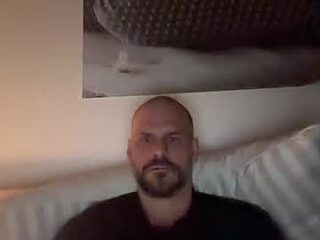 toebee13 live webcam thumbnail