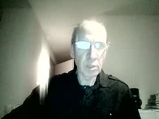 tomislav321 live webcam thumbnail