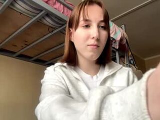 tomokosturgeon live webcam thumbnail