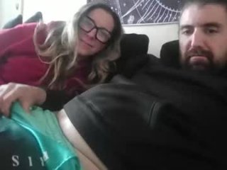 touchnguts live webcam thumbnail