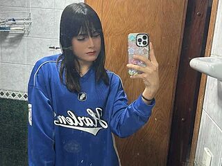 TransGirlAndHerMan_ live webcam thumbnail