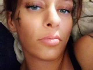 TrixyToy25 live webcam thumbnail