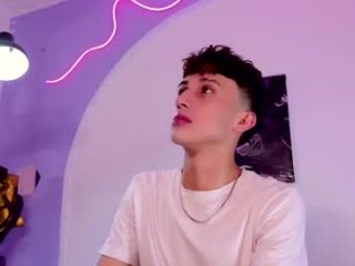 troye_twink live webcam thumbnail