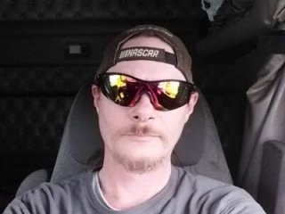 truckerlove69 live webcam thumbnail