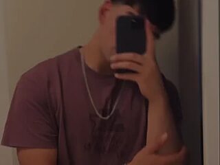 Tttwinee live webcam thumbnail