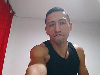 TuCanero23cm live webcam thumbnail