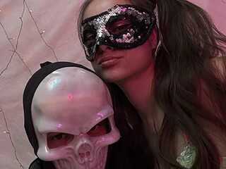 TWOLOVEsX live webcam thumbnail