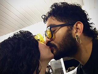 TwinFlamesX live webcam thumbnail