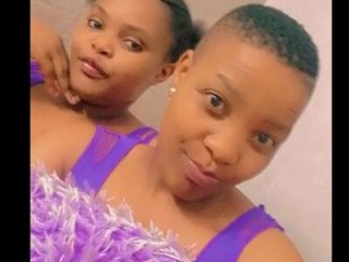 Twin_lovers live webcam thumbnail