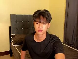 twinks8inches live webcam thumbnail