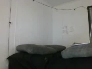 twizzytoxic22 live webcam thumbnail