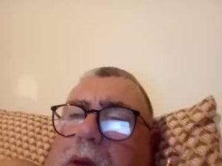 twohats2810 live webcam thumbnail