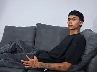 Tyger_Boyy live webcam thumbnail