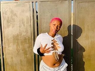TypicalBaddiex live webcam thumbnail