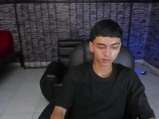 tyger_boy live webcam thumbnail