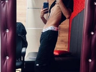 tyler_wolf1_ live webcam thumbnail