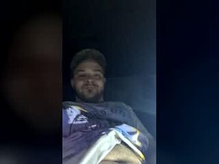 tylerlovesyoubaby live webcam thumbnail