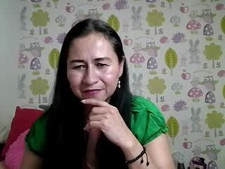 tyna_b live webcam thumbnail