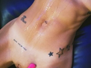 UK_Tall_Barbie_Slut live webcam thumbnail