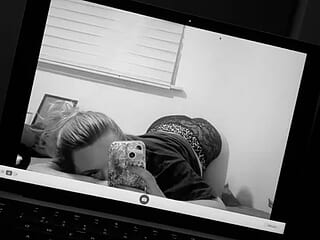 UnknownLovers live webcam thumbnail
