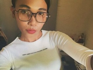 Urfucking_khloe1 live webcam thumbnail
