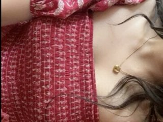Urlove_lily live webcam thumbnail